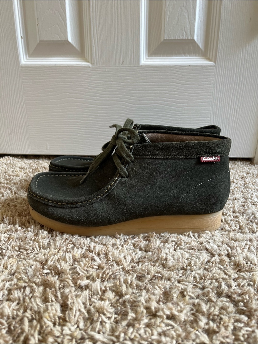 Clarks Men’s Olive Suede Chukka Wallabee Boot